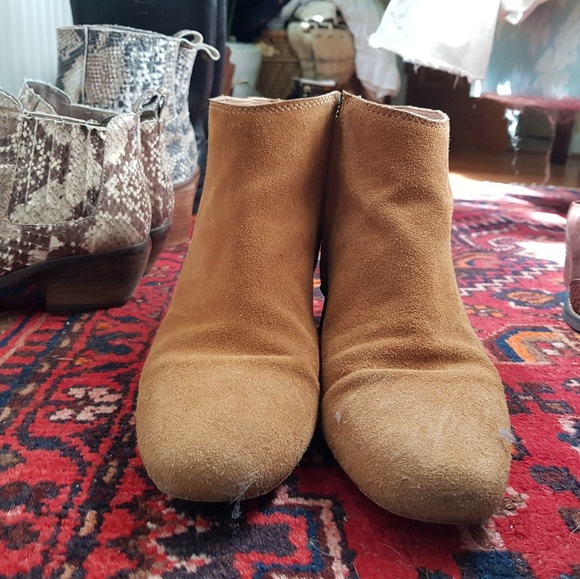 madewell suede booties in tan/sand. - Picture 2 of 4